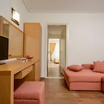 Aeolis Boutique Apartahotel