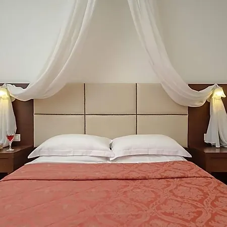Aparthotel Aeolis Boutique 3*