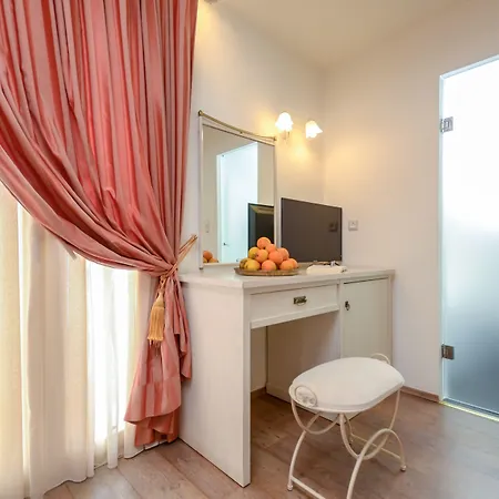 Aeolis Boutique 3*